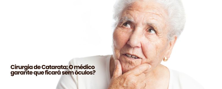 senhora pensando sobre cirurgia de catarata