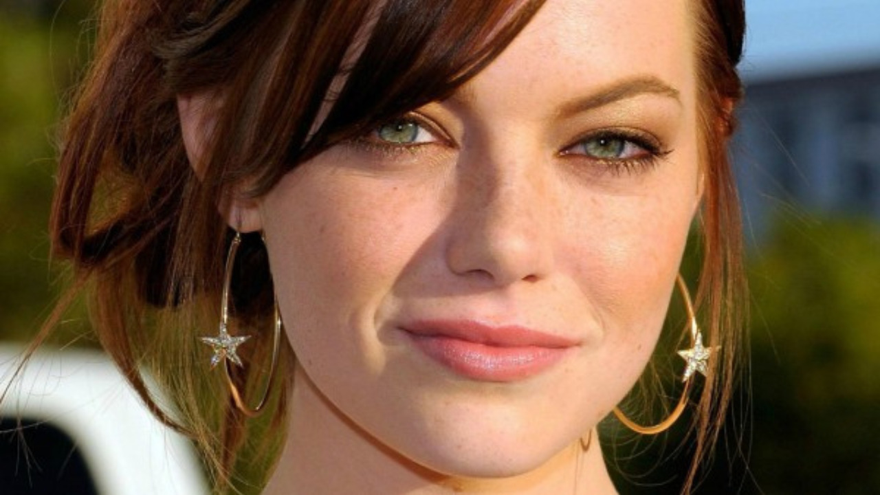 olhos voltados para baixo