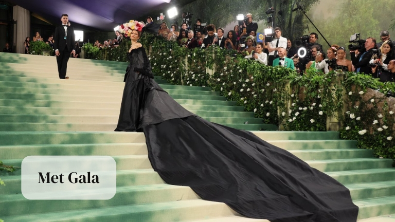 Celebridade no Met Gala com vestido elegante e floral
